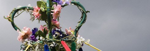 The maypole crown