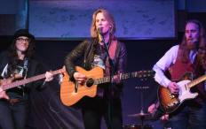 Lynne Hanson and the Good Intentions