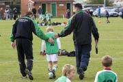 Injured under nine leaves the pitch