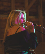Anna Marchiteili singing at a Slate Barn jam night
